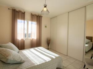 Maisons de vacances Maison a Salignac-Eyvigues avec terrasse, Wifi et parking - FR-1-616-116 : photos des chambres