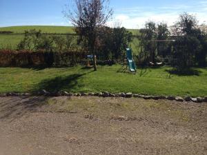 Maisons de vacances Gite Conques-en-Rouergue, 3 pieces, 4 personnes - FR-1-601-365 : photos des chambres