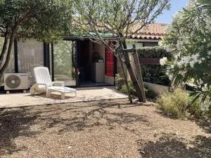 Pavillon Climatisé 2p avec Grande Terrasse à 1500m de la Plage, Jusqu'à 4 Pers - FR-1-229C-78 - 西让