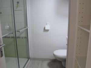 Maisons de vacances Pavillon Climatise 2p avec Grande Terrasse a 1500m de la Plage, Jusqu'a 4 Pers - FR-1-229C-78 : photos des chambres