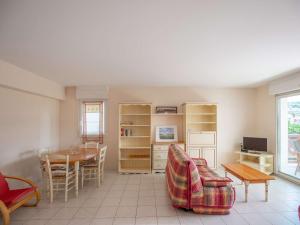 Appartements Spacieux appartement 3 chambres avec terrasse, a deux pas des commerces et proche plage a Hendaye - FR-1-2-416 : photos des chambres