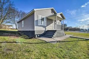 Walkable Hopkinsville Home with Yard! - هوبكينزفيل