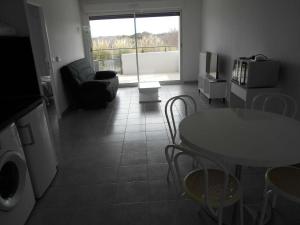 Appartement T2 cabine climatisé avec terrasse - 6 couchages - Parking privé - Grau-du-Roi - FR-1-250-198