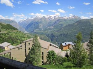 Studio Cabine Rénové au Pied des Pistes avec Balcon - Auris en Oisans - FR-1-297-157