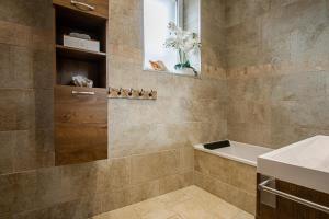 Maisons de vacances Maison de village Carces : photos des chambres