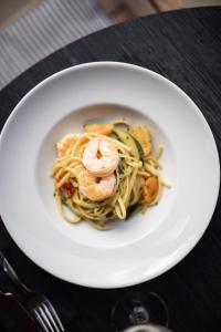 Solterra Poolhouse 1