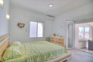 Villa with private pool - MV 3806