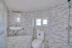 Villa with private pool - MV 3806