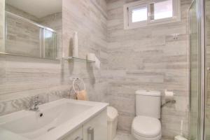 Villa with private pool - MV 3806