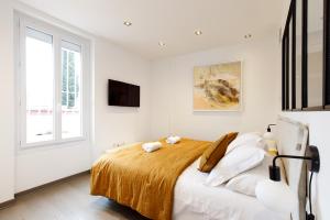 GinabelaYourHostHelper