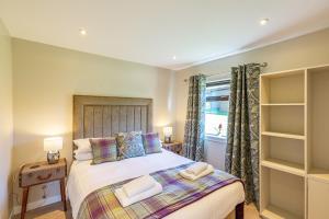 Birch Lodge 12 with Hot Tub