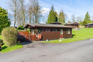Birch Lodge 12 with Hot Tub