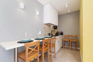 Solna Apartment with Parking Cracow by Renters