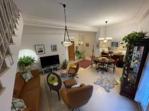 trc1, espectacular casa de pueblo en travesía colón