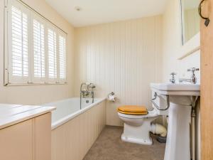 Charming Old Coastguards Cottage - Pass the Keys
