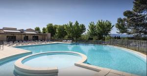 LA PERLE DU GOLF -Magnifique Vue CLIM LINGE Golf Saumane 6P Piscine Tennis