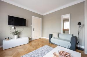 Metro Ratusz Arsenał Designer Studio by BookingHost