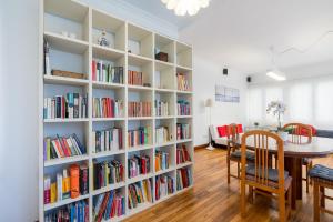 Ybarra apartment by People Rentals