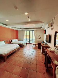 202 VIP Quadruple Room with Balcony