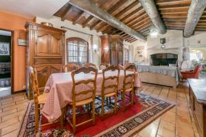 Maisons de vacances Mas Frederi - Maison avec piscine pour 10 : photos des chambres