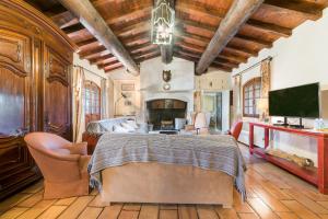 Maisons de vacances Mas Frederi - Maison avec piscine pour 10 : photos des chambres