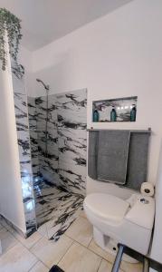 Charming 1 bdr apt w pool 5min Popi beach