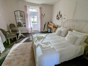 B&B / Chambres d'hotes Sous le Chateau : Chambre Lit King-Size Deluxe