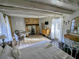 B&B / Chambres d'hotes Sous le Chateau : photos des chambres