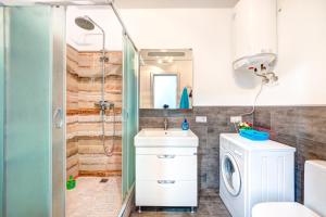 Апартаменти 2-кімнатні м. Дружби Народів