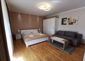 Family Room with Garden View room in Pensiunea Evelyn