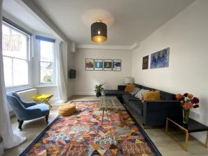 Spacious 2 Bedroom Apartment in Maida Vale