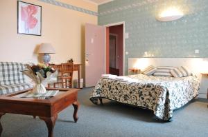 Hotels Hotel De Paris : photos des chambres