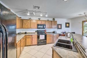 Bella Casa Coolidge Home with Pool and Hot Tub!