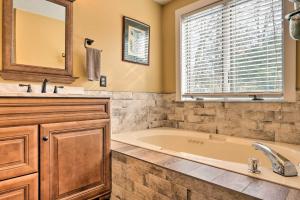 Cozy Home with Sauna Mins to Stowe Mountain Resort