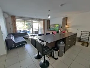 Elégant F3 à la Villa Stencer, Papeete, calme climatisé et spacieux - 阿鲁埃