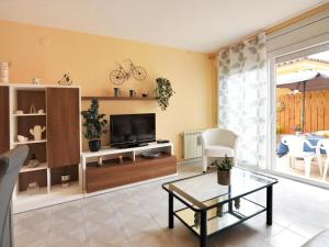 Gerkens, bonita casa de tres dormitorios con piscina comunitaria en Escala