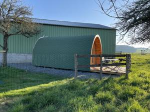 Chalets Au pre des Alizes - insolite a la ferme des Alizes : photos des chambres