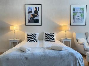 Romantic riverview Bestern