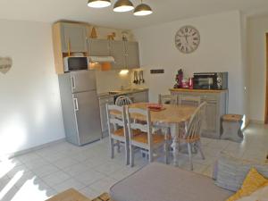 Appartement T3 cosy avec terrasse et parking, animaux admis, au pied de la navette ski-bus - FR-1-629-96