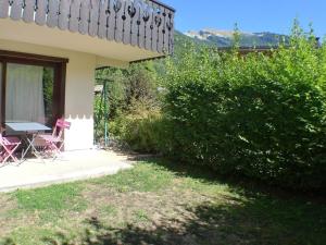 Appartement T3 cosy avec terrasse et parking, animaux admis, au pied de la navette ski-bus - FR-1-629-96