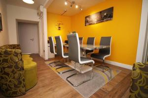 4 Bed Flat - Sleeps 4 - Parking - Wifi