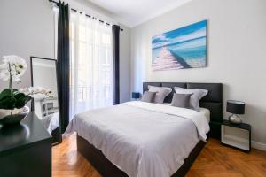 Nice Central Art Deco Flat 45 m²