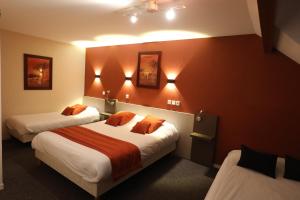 Hotels Logis Le Bourguignon : photos des chambres