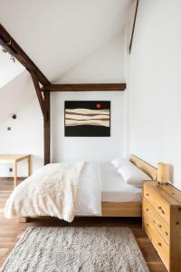 Plac Narutowicza Two-Level Apartment by BookingHost