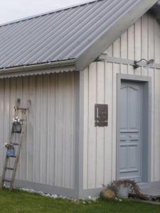 Petit chalet, spa, climatisation parking moto garage vélo Les chambres de Pauline