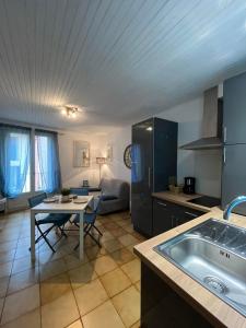 2TOAU8 Charmant studio proche plage