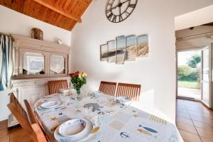 Maison avec jardin à 200m de la plage La Cantine