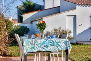 Maisons de vacances Belle maison pour 6 personnes en bord de mer a La Gueriniere : photos des chambres