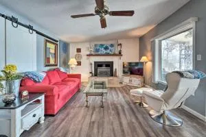 Lakefront Vacation Rental with Deck and 2 Docks! - Walnut Ridge