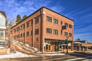 Convenient Lead Vacation Rental!